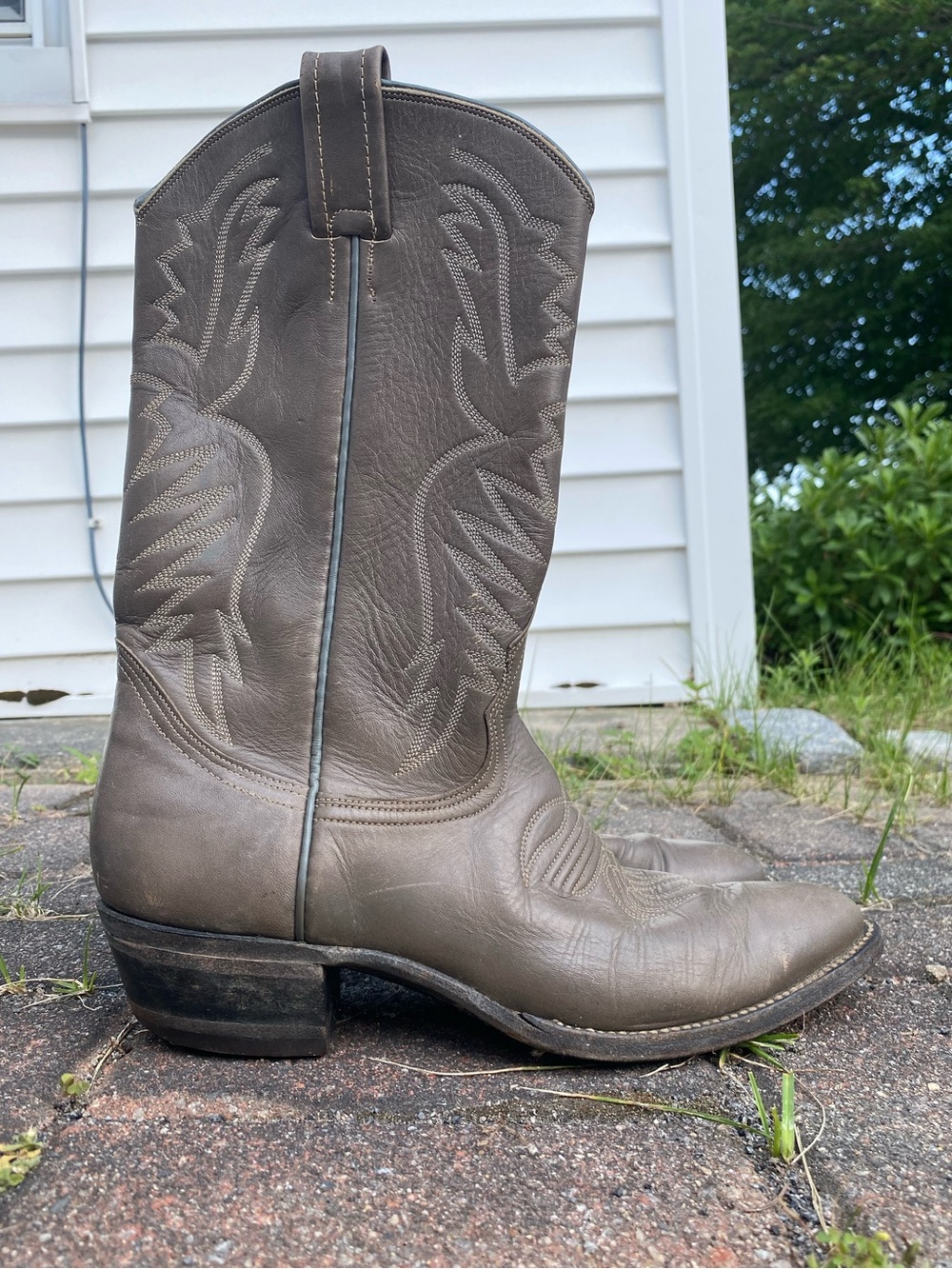 Gray Women’s Nocona Western Cowboy Boots with Embroidered Stitching